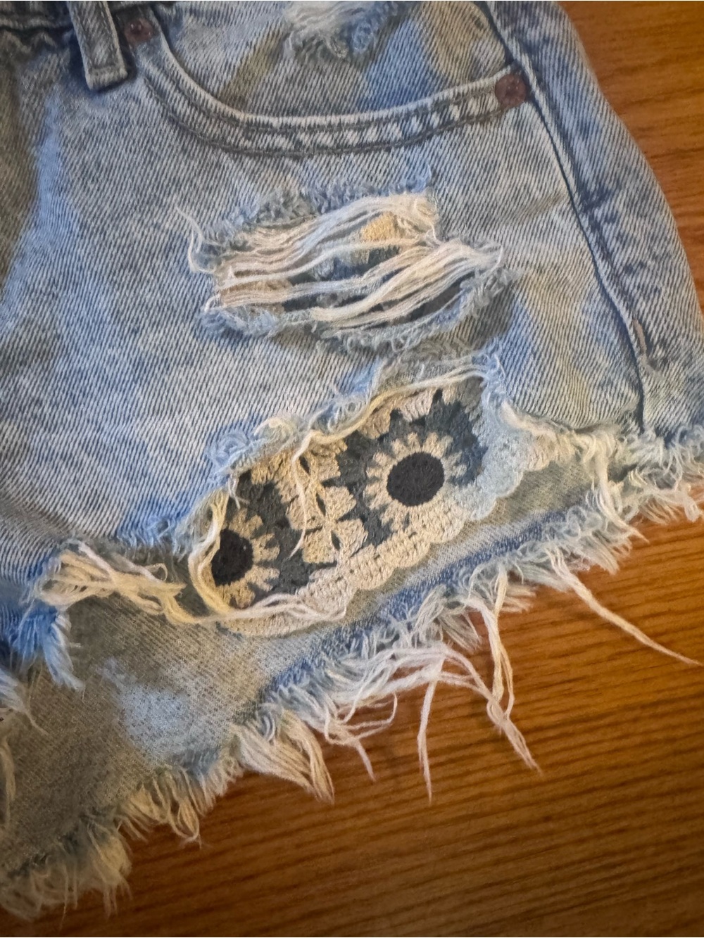 Bundle 4 $10 items for $30 Aeropostale Low Rise Denim Shorts Lace Insets 4 - Picture 2 of 6